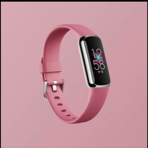 Fitbit Luxe Fitness & Wellness HR Tracker in Orchid/Platinum Stainless Steel